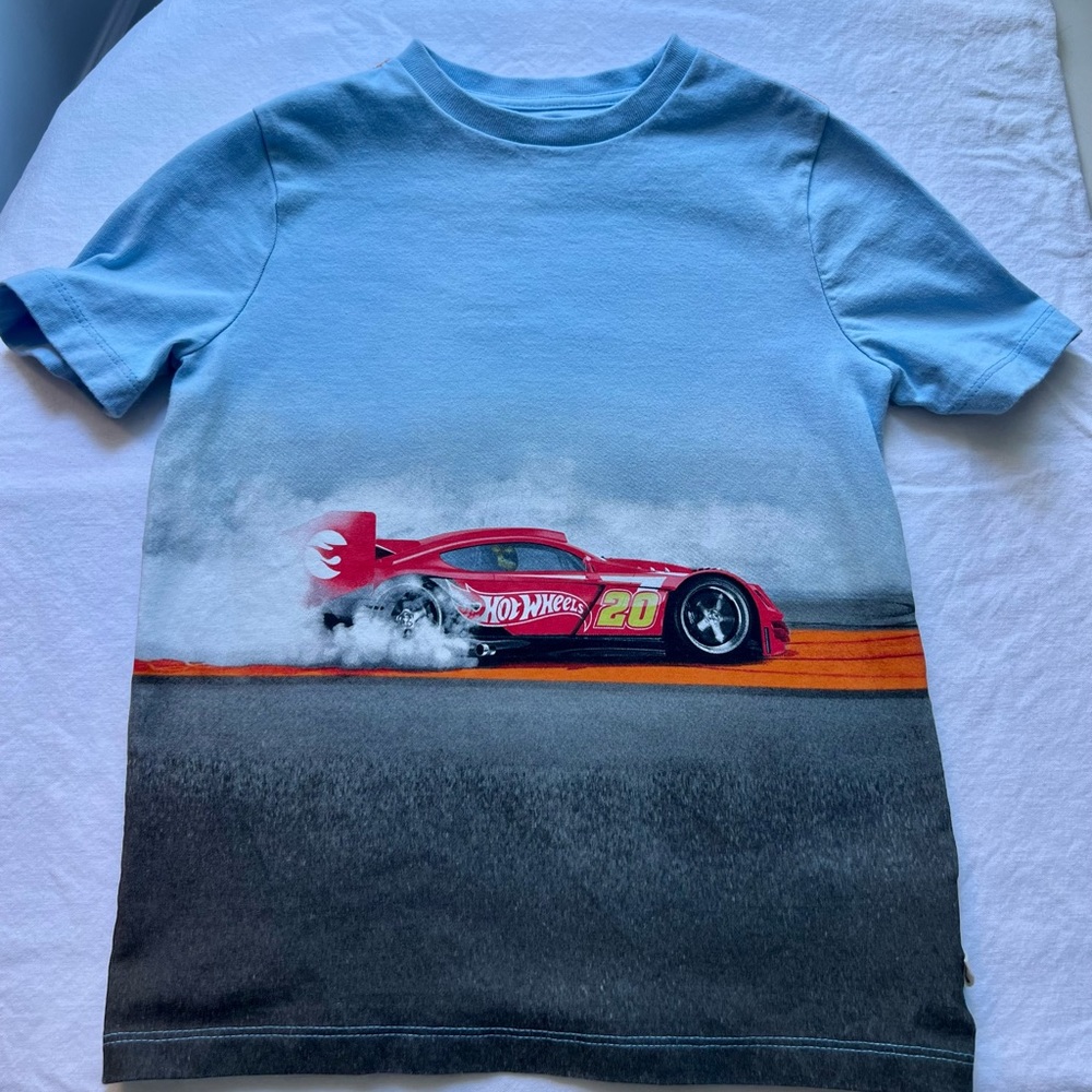 Gap Boys Hotwheel T-Shirt 💙🚙
